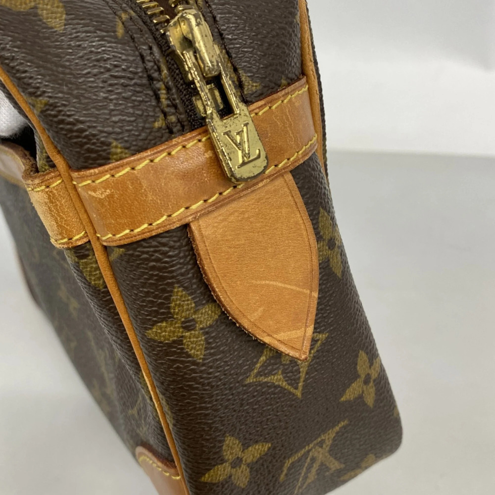 LOUIS VUITTON Brown Monogram Clutch Bag - Picture 8 of 10